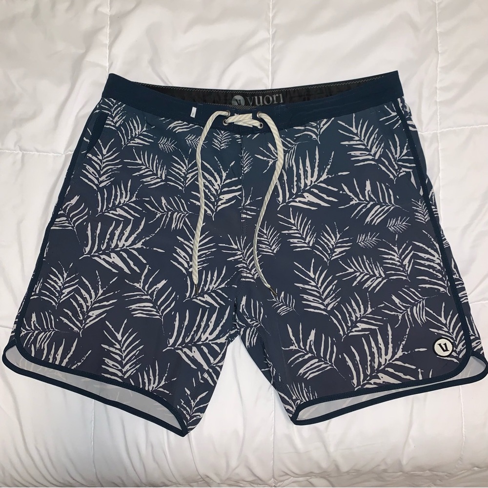 Vuori Men’s Cruise Board Shorts Swim Trunks Size 36